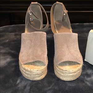 Marc Fisher Adalyne wedge tan suede